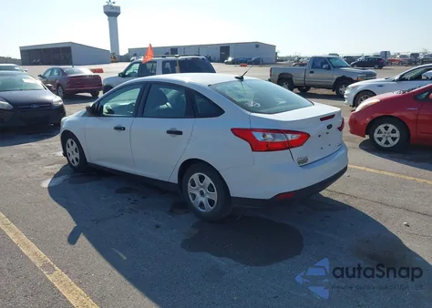 2014 Ford Focus S из США, поврежденный, VIN 1FADP3E22EL193028